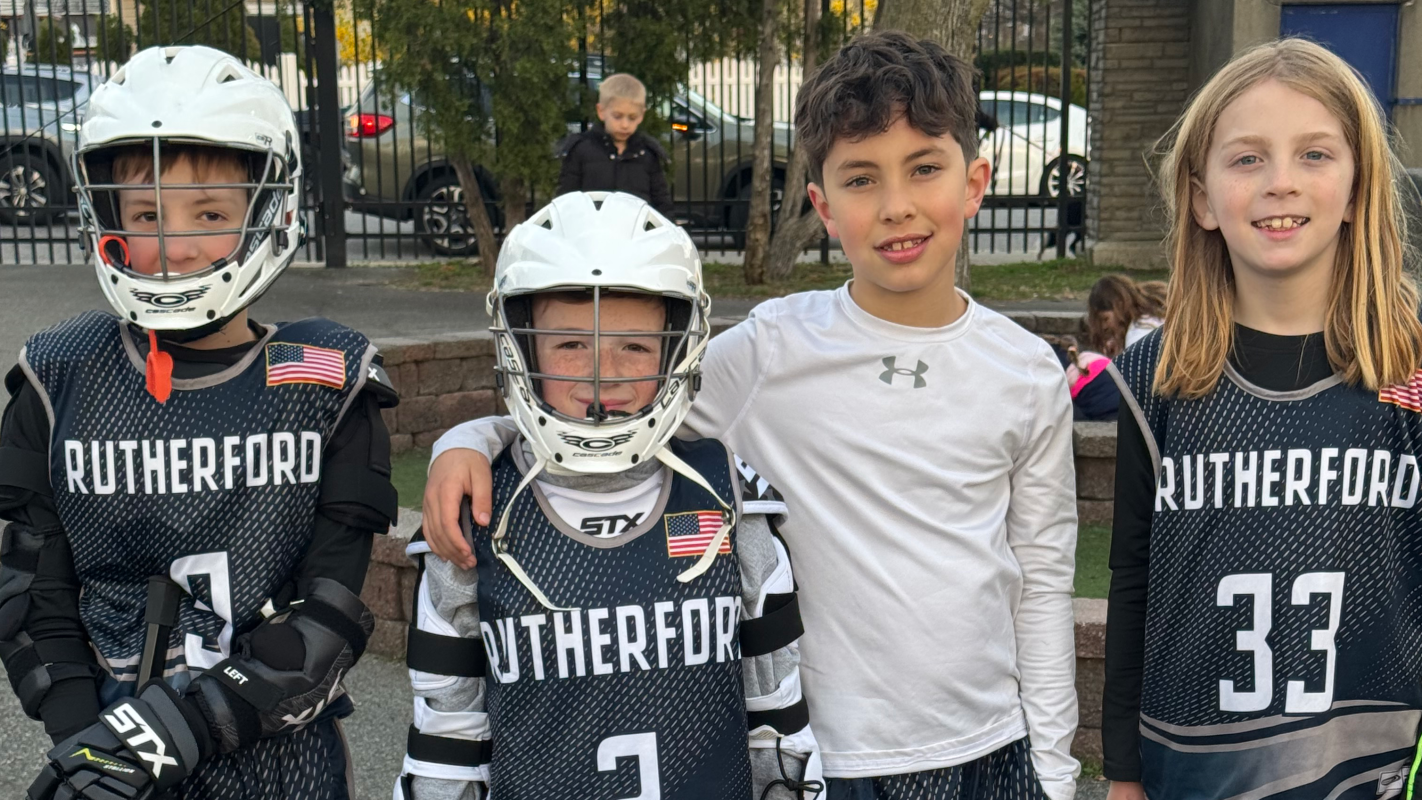 Support the Bulldogs Lacrosse Team