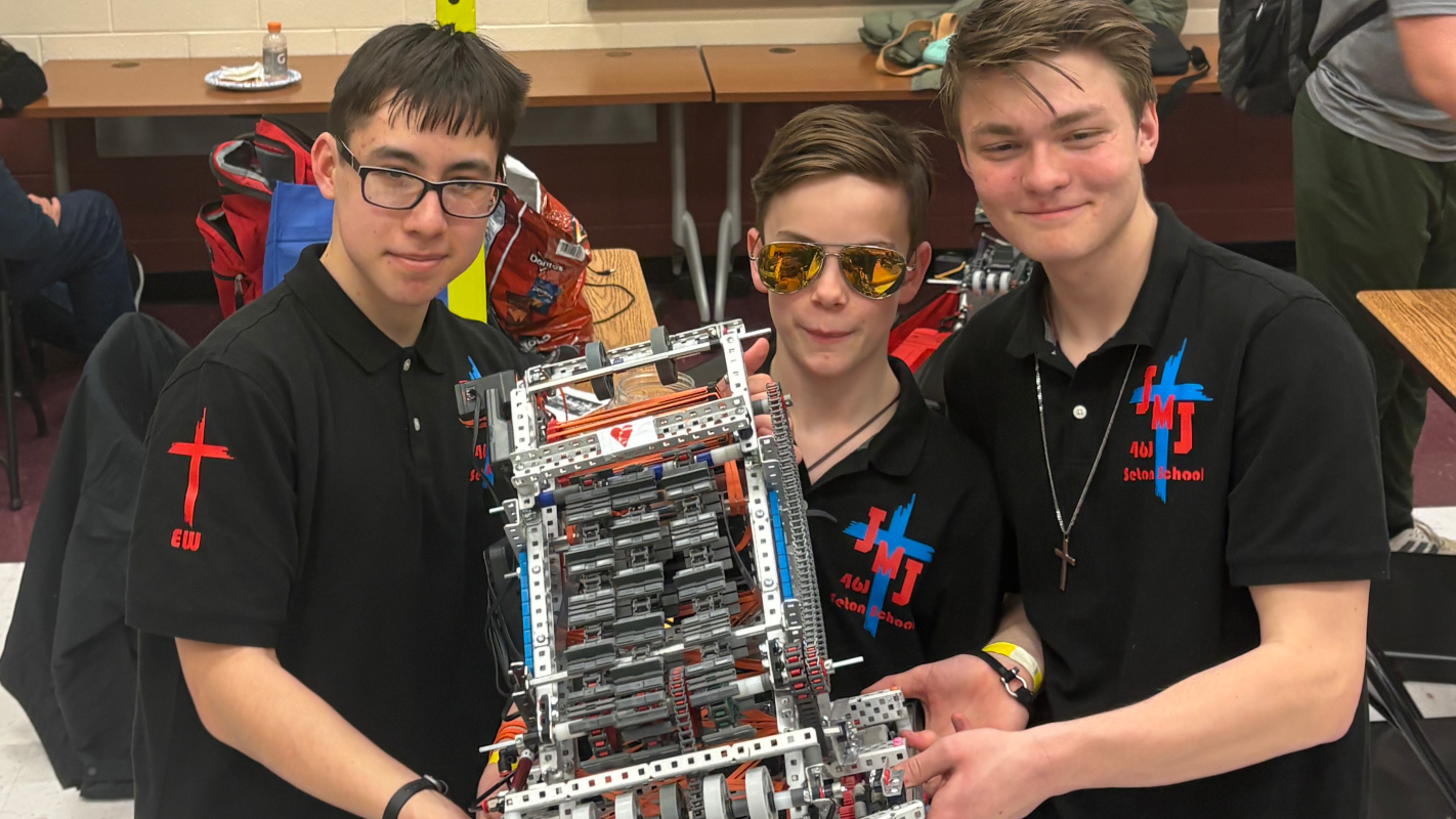 Vex Team 46JMJ go to the World Championship