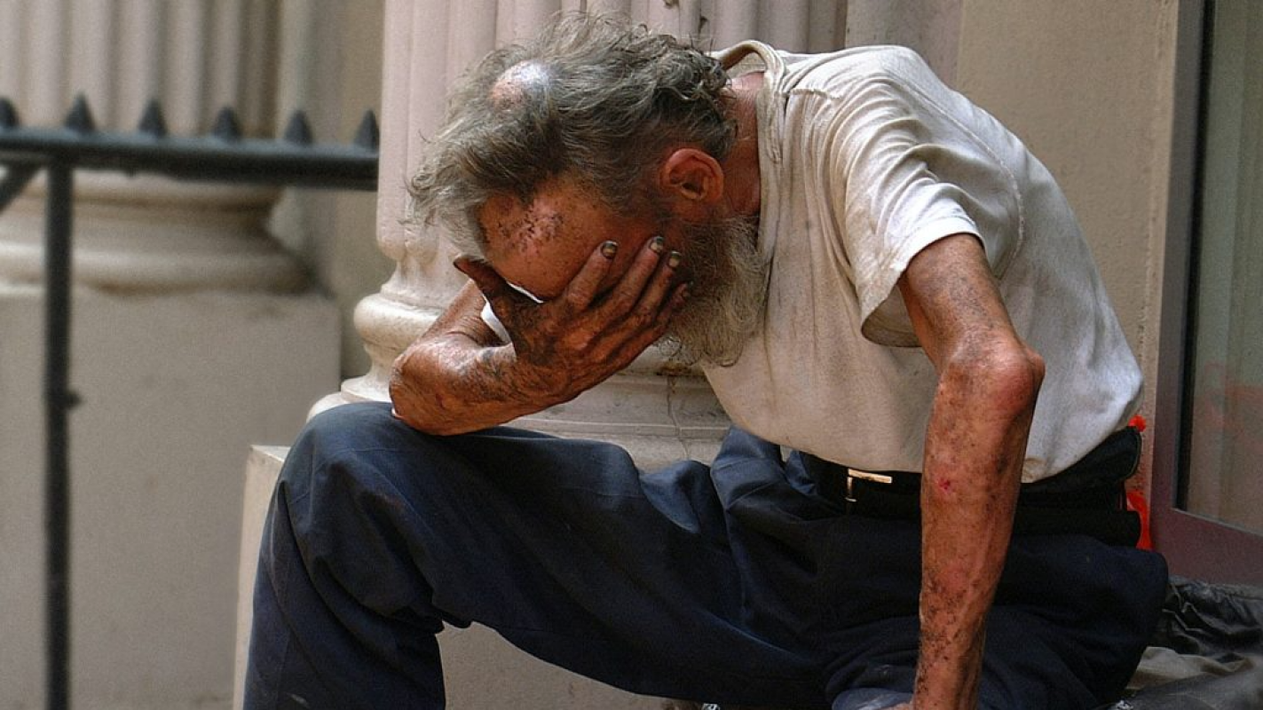 My Homeless and sick father is alone in Alabama!