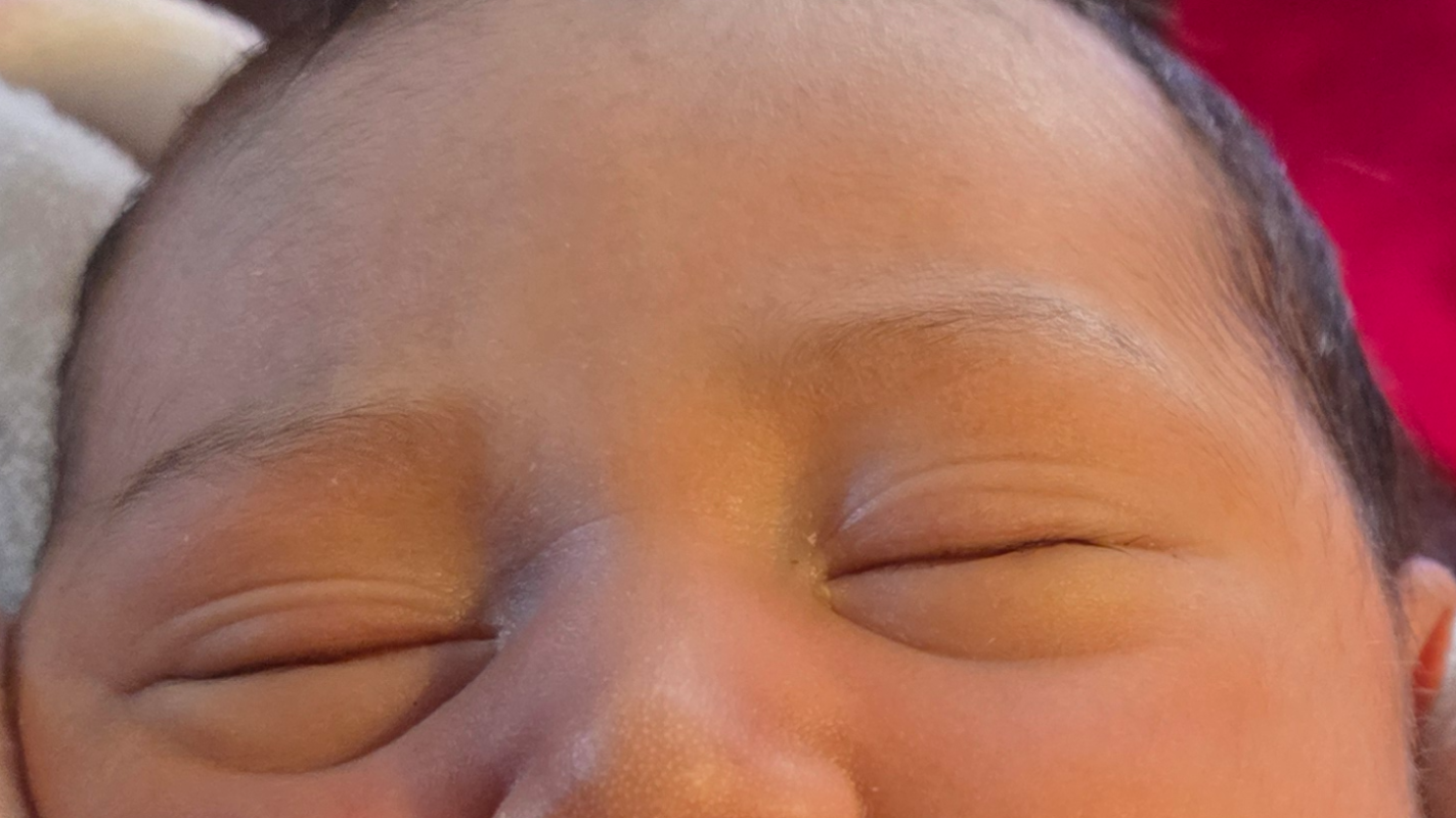 Help Jackie with her 2 babies.