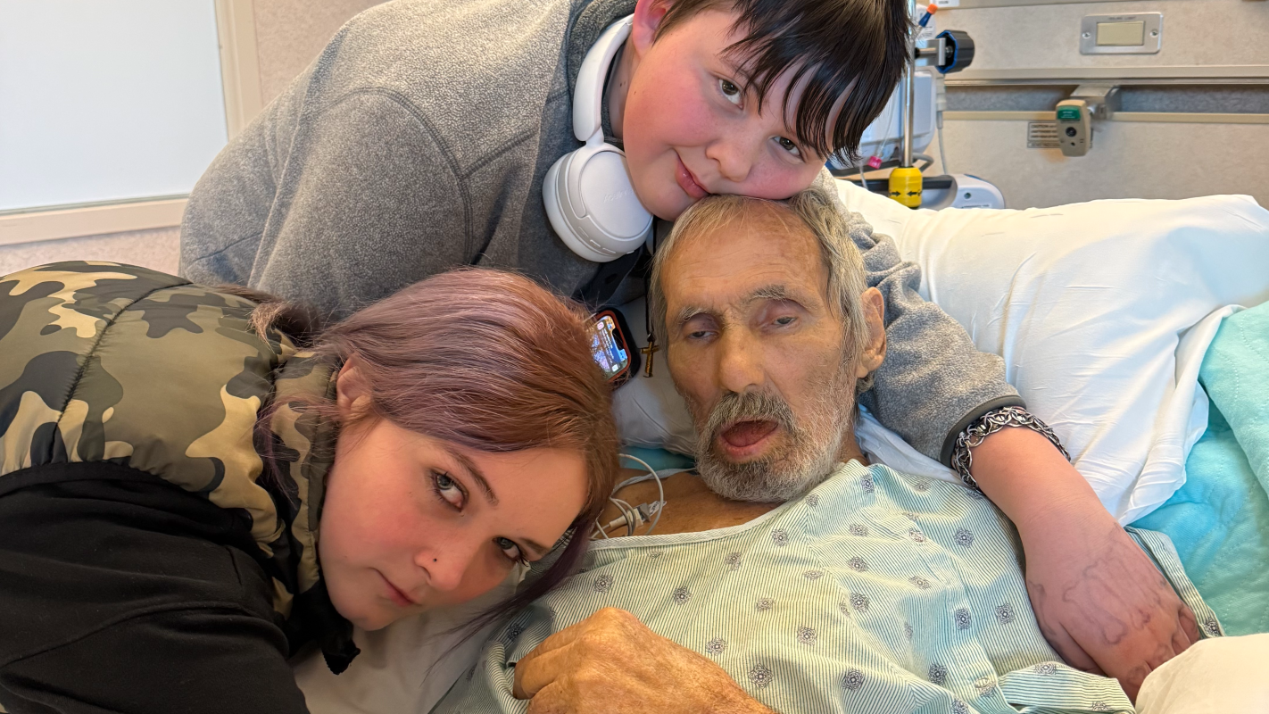 Need emergency help to bury our dad.