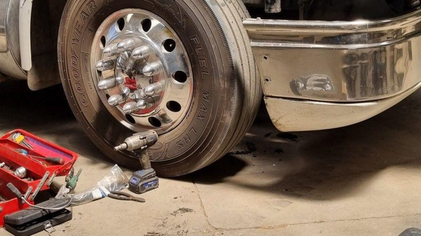 Help Jaysen Get His Mobile Business Back on the Road