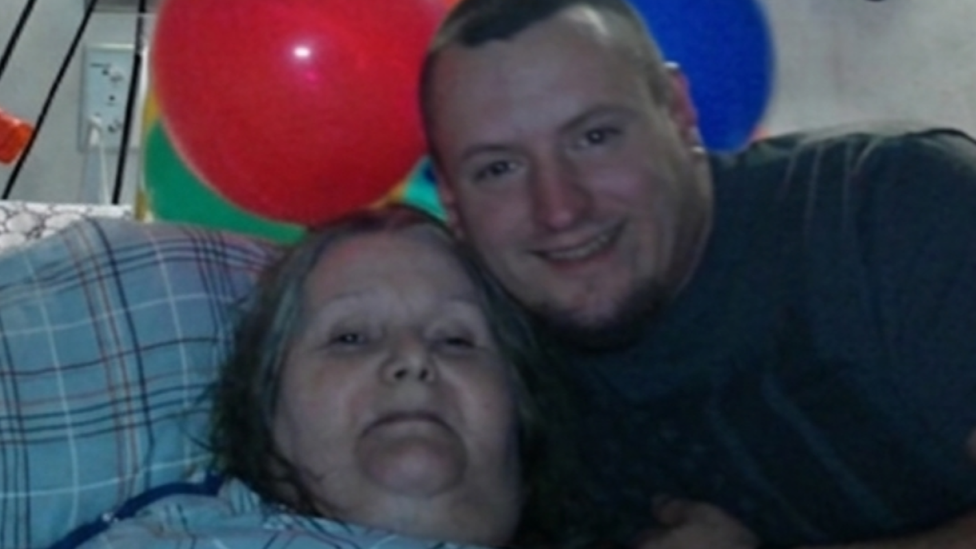 Please help me bury my aunt