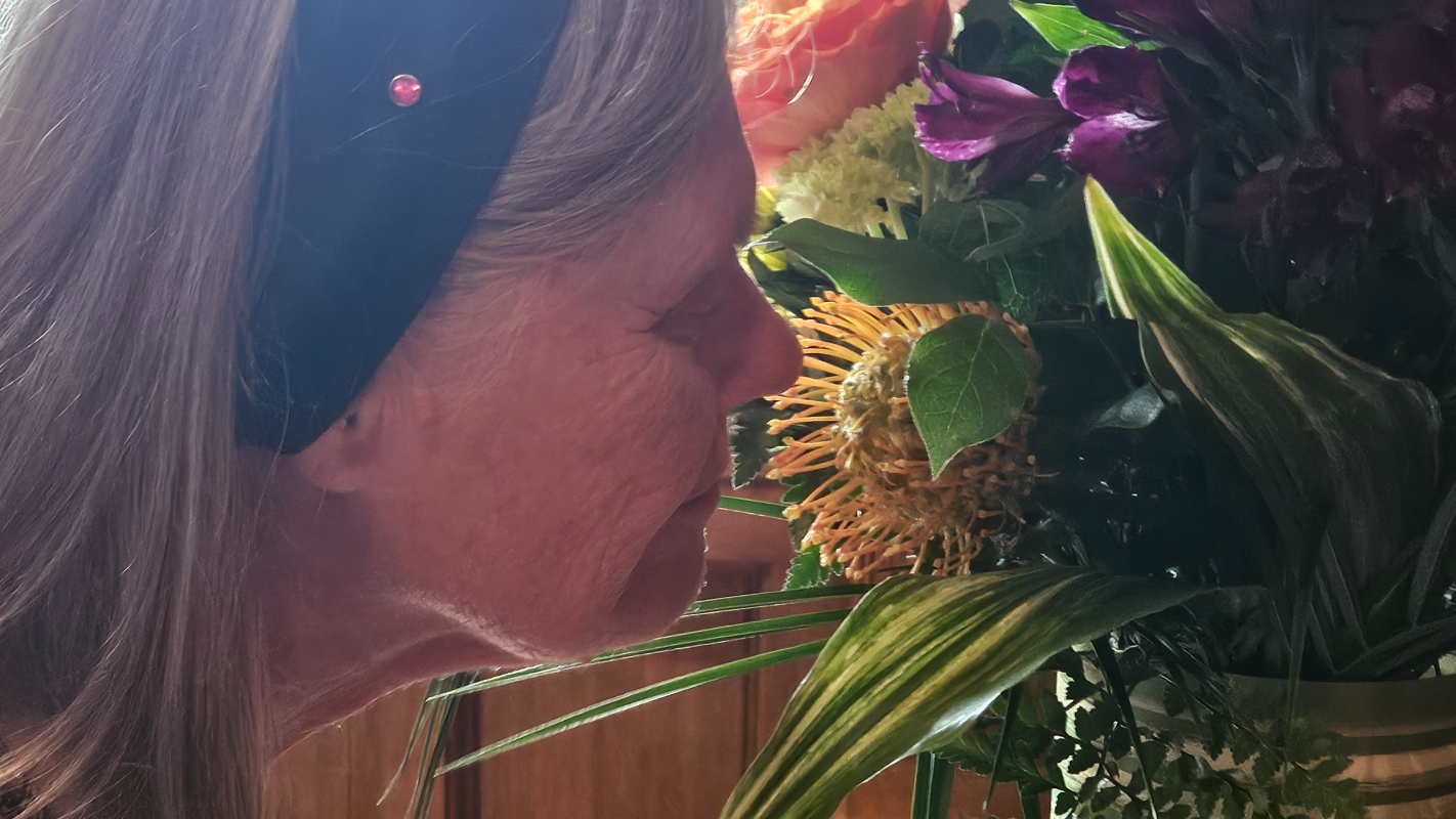 HELP a sweet elderly woman (my mom)