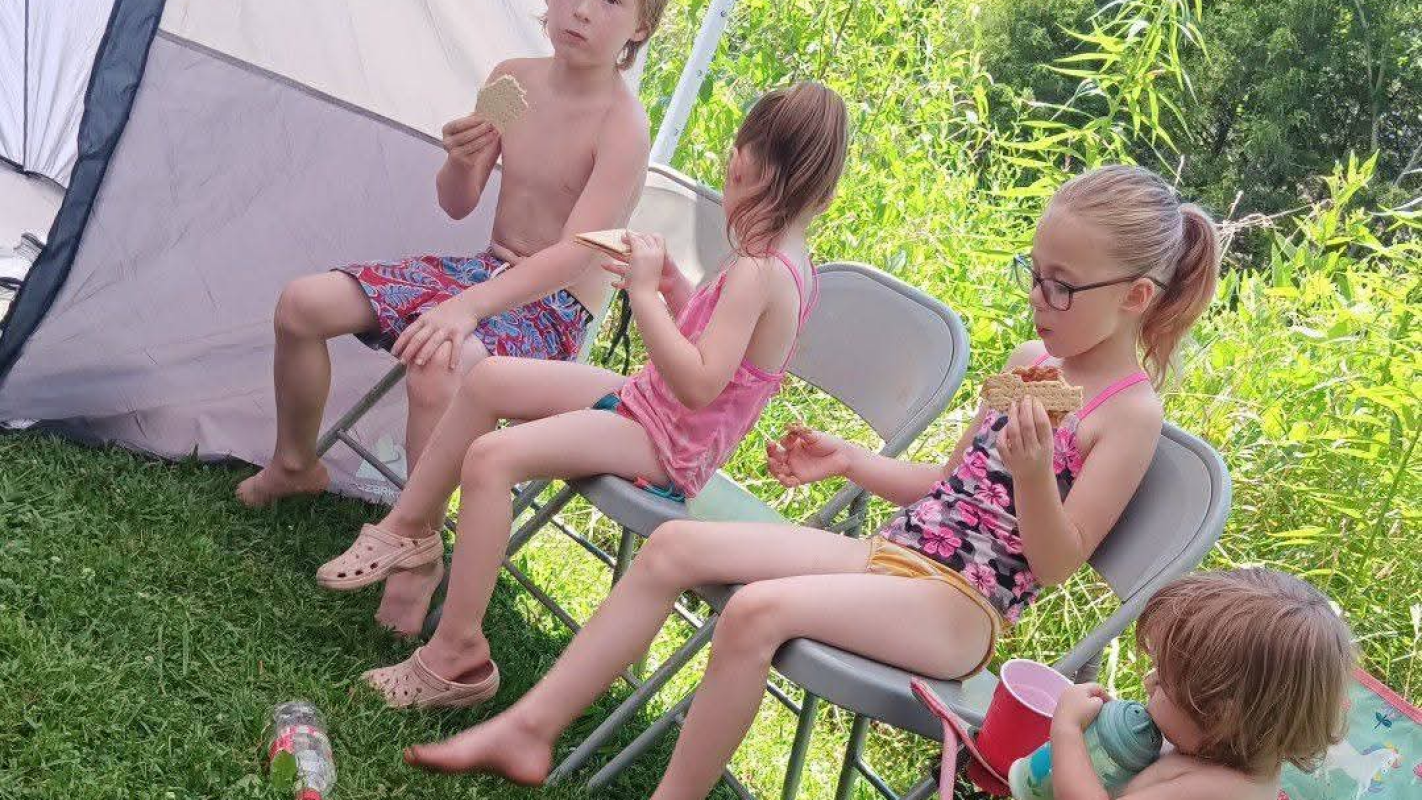 Help get 4 small kids into a home