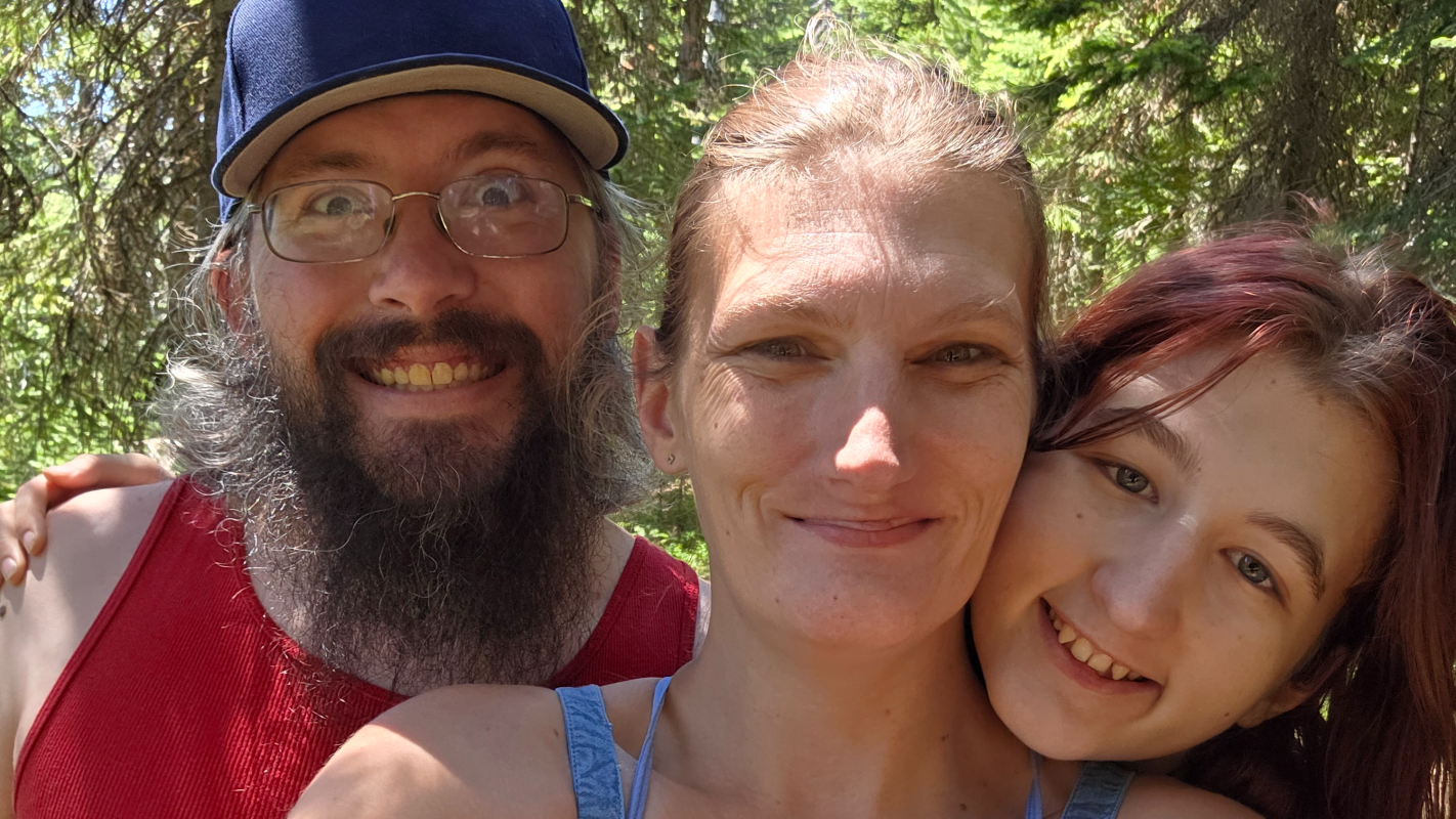 Help Lila, LilyRose, and Justin